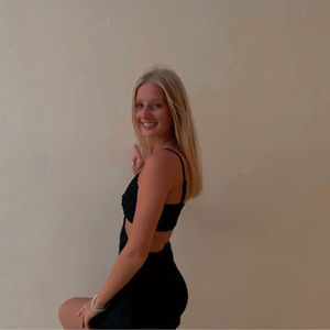 Meet your Posher, Abby